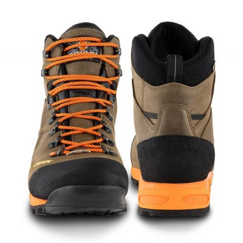 Bruna Crispi Valdres GTX vandringskängor med orange snöror och svart läder