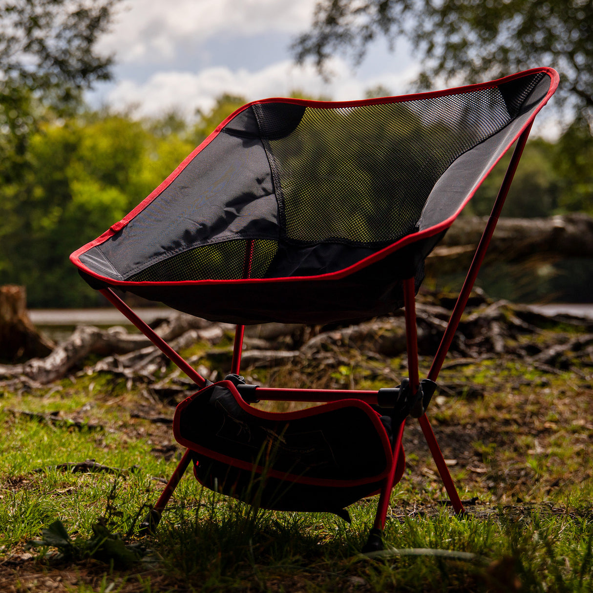 PAKET: Ran lättviktsbord och 2 lättviktsstolar med låg rygg