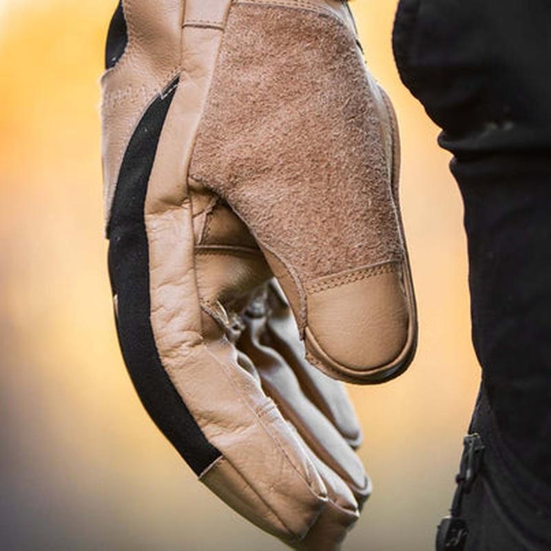 Beige MYR Handske med filtstark tumförstärkning och elastisk handled