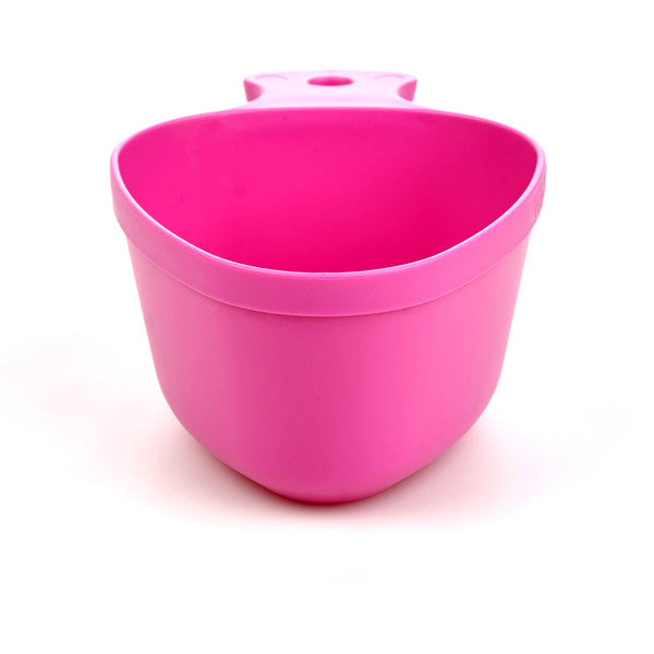 Ljusrosa plastkås med utskuret handtag och öppen design