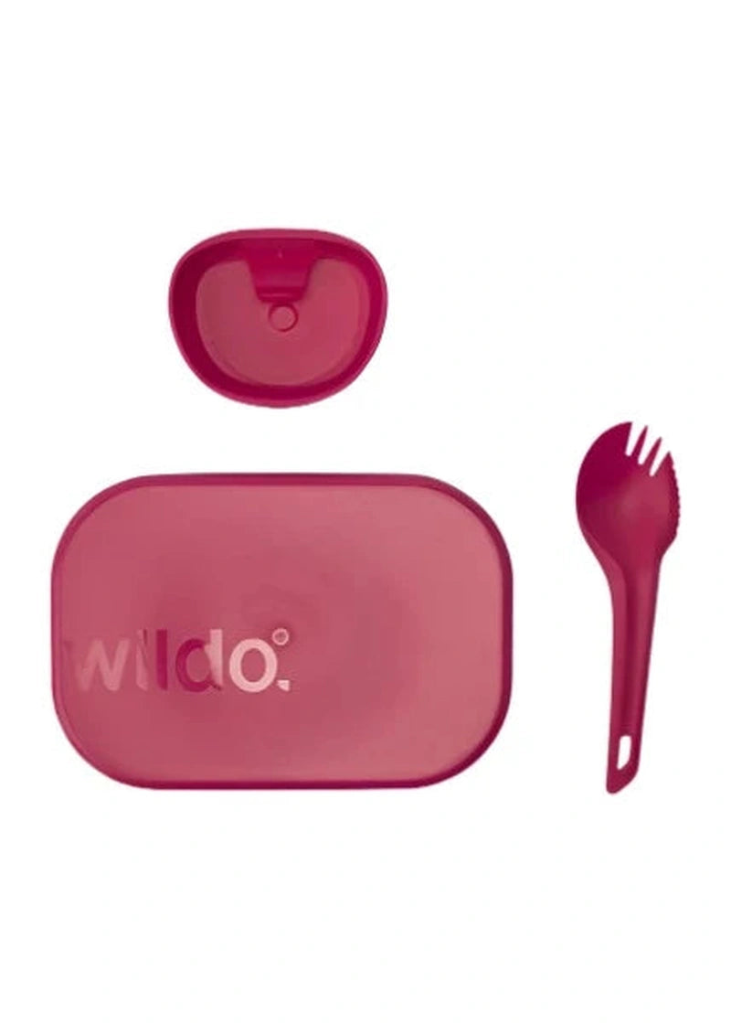 Magenta måltidskit med tallrikslåda, kopp och spork